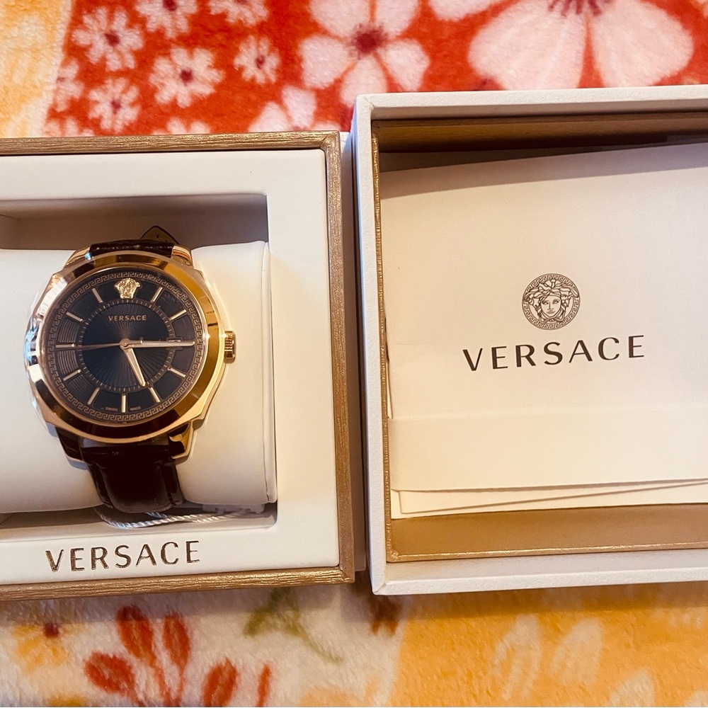 Versace watch - Picture 4 of 9
